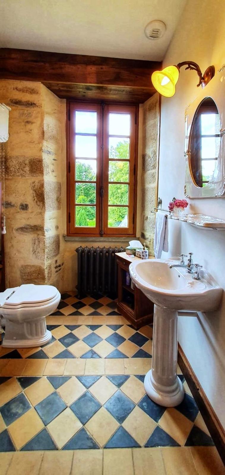 Chateau Isigny - Charme Francais, Proche Du Mont Saint-Michel Exterior foto